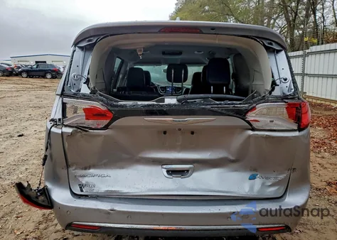 2018 Chrysler Pacifica Hybrid Touring L из США, поврежденный, VIN 2C4RC1L78JR198461